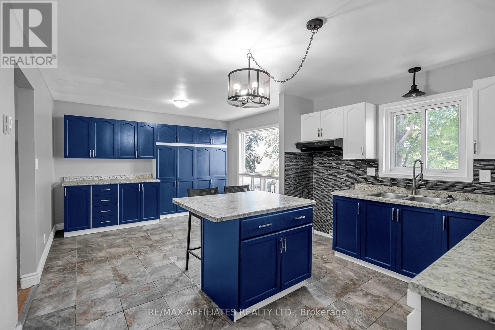 Photo 5 of 1711 Donald Avenue, Cornwall ON