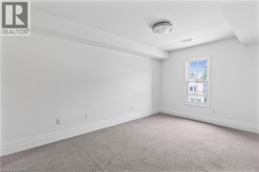 Photo 7 of 760 Lakeshore Road E Unit 206, Mississauga ON