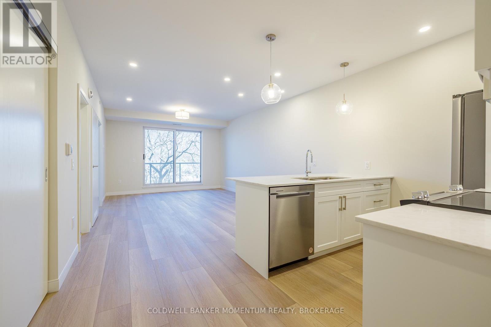 Photo 42 of 403 118 West Street, Port Colborne ON