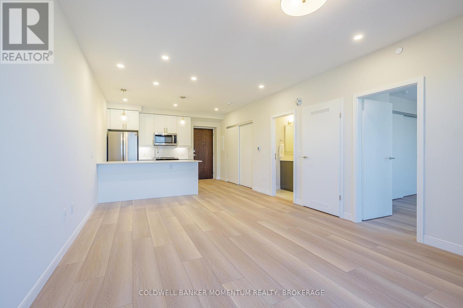 Photo 26 of 403 118 West Street, Port Colborne ON