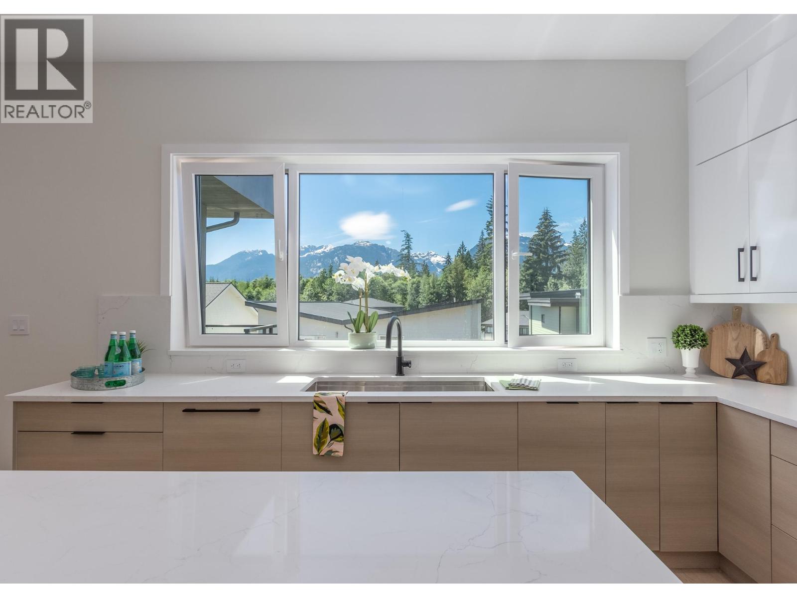 Photo 31 of 9 3385 Mamquam Road, Squamish BC