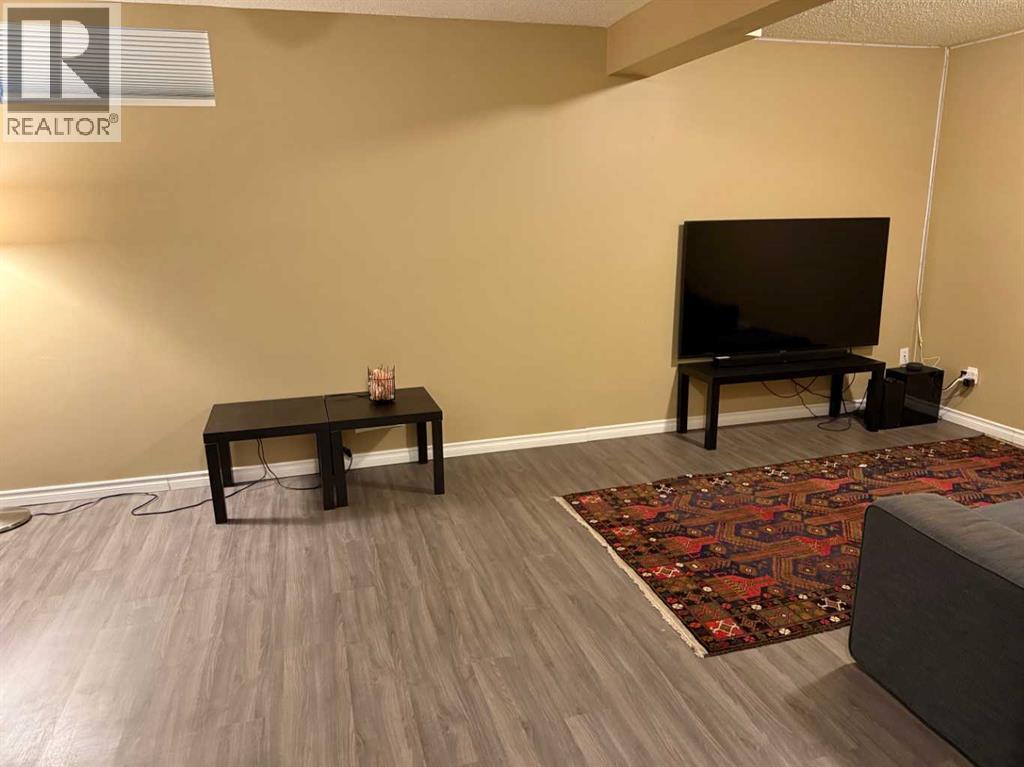 Single Family House for Sale in  Rivercrest Close SE Riverbend Calgary 