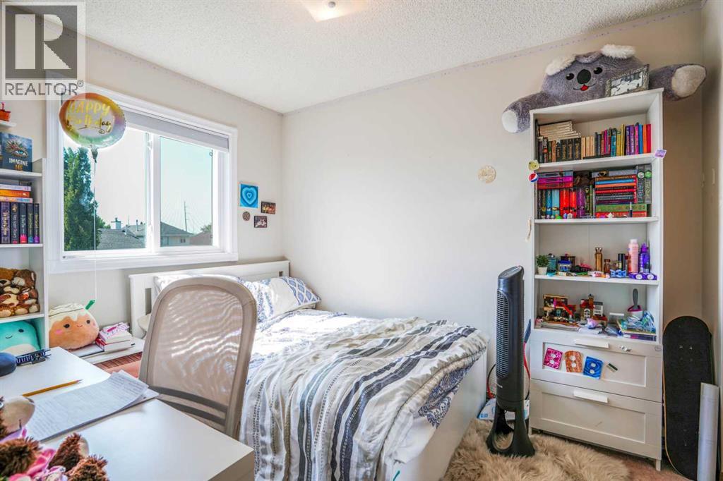 Single Family House for Sale in  Rivercrest Close SE Riverbend Calgary 