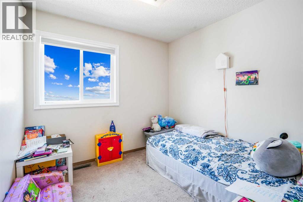 Single Family House for Sale in  Rivercrest Close SE Riverbend Calgary 