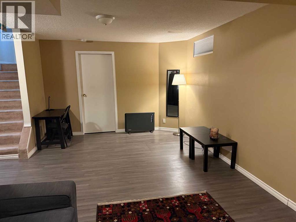 Single Family House for Sale in  Rivercrest Close SE Riverbend Calgary 