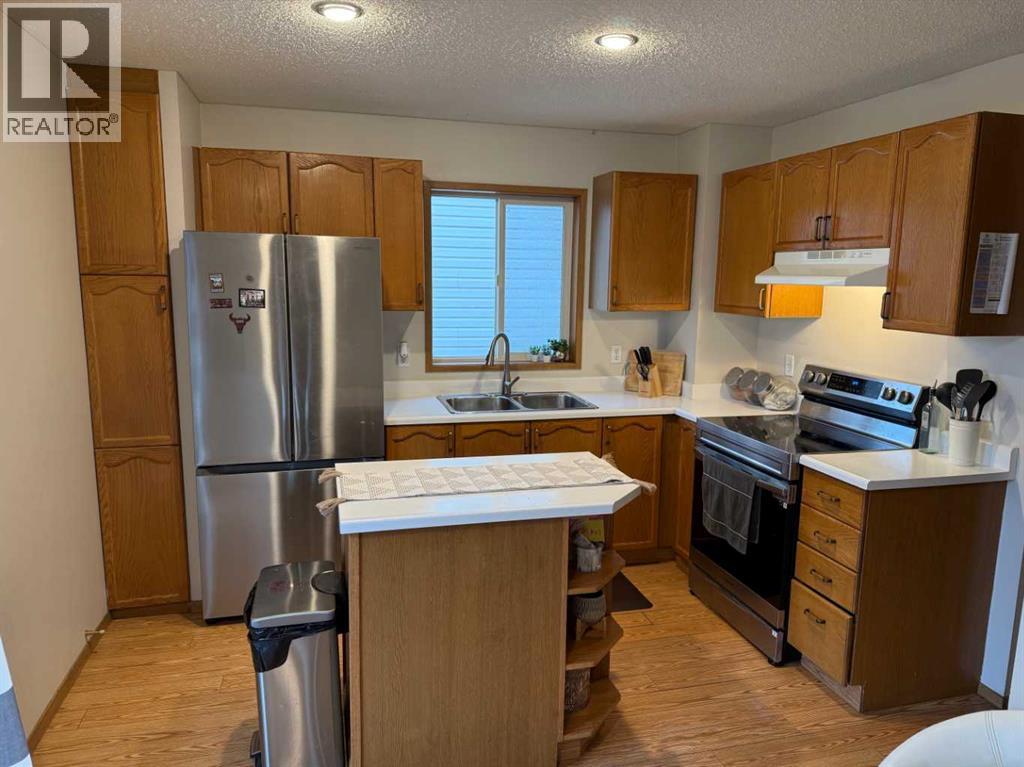 Single Family House for Sale in  Rivercrest Close SE Riverbend Calgary 