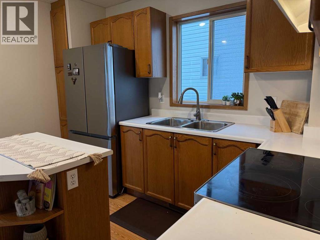 Single Family House for Sale in  Rivercrest Close SE Riverbend Calgary 