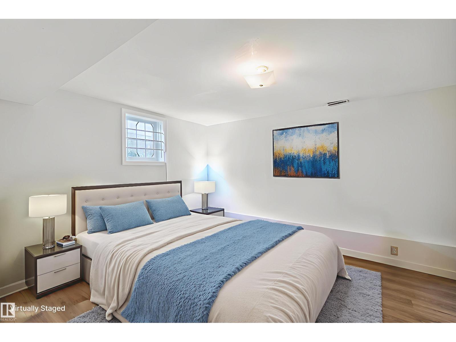 Photo 18 of 10951 118 St Nw, Edmonton AB