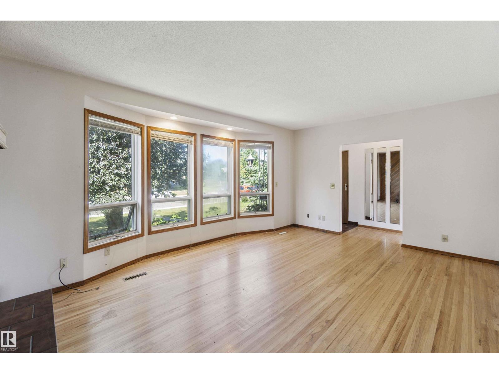Photo 20 of 10951 118 St Nw, Edmonton AB