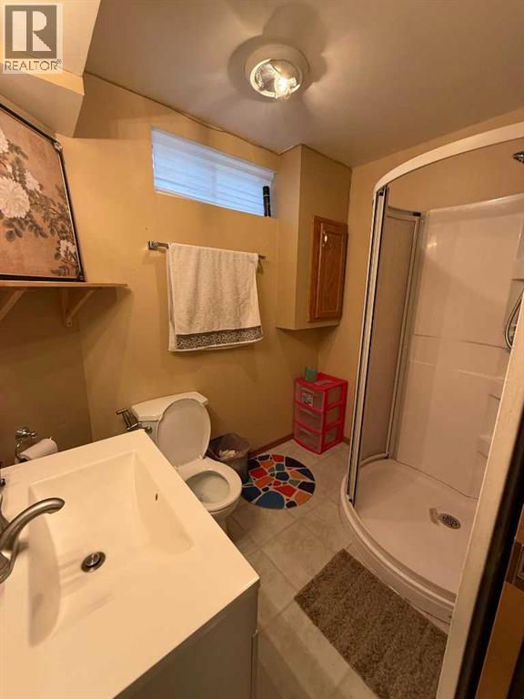 Single Family House for Sale in  Rivercrest Close SE Riverbend Calgary 