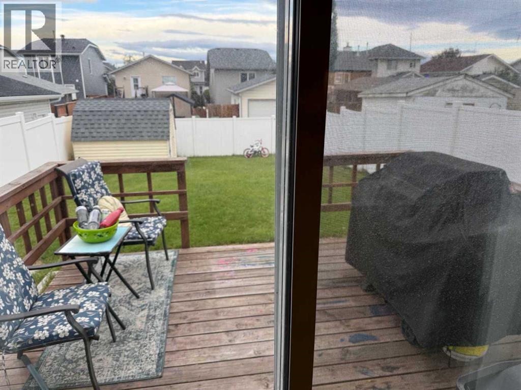 Single Family House for Sale in  Rivercrest Close SE Riverbend Calgary 