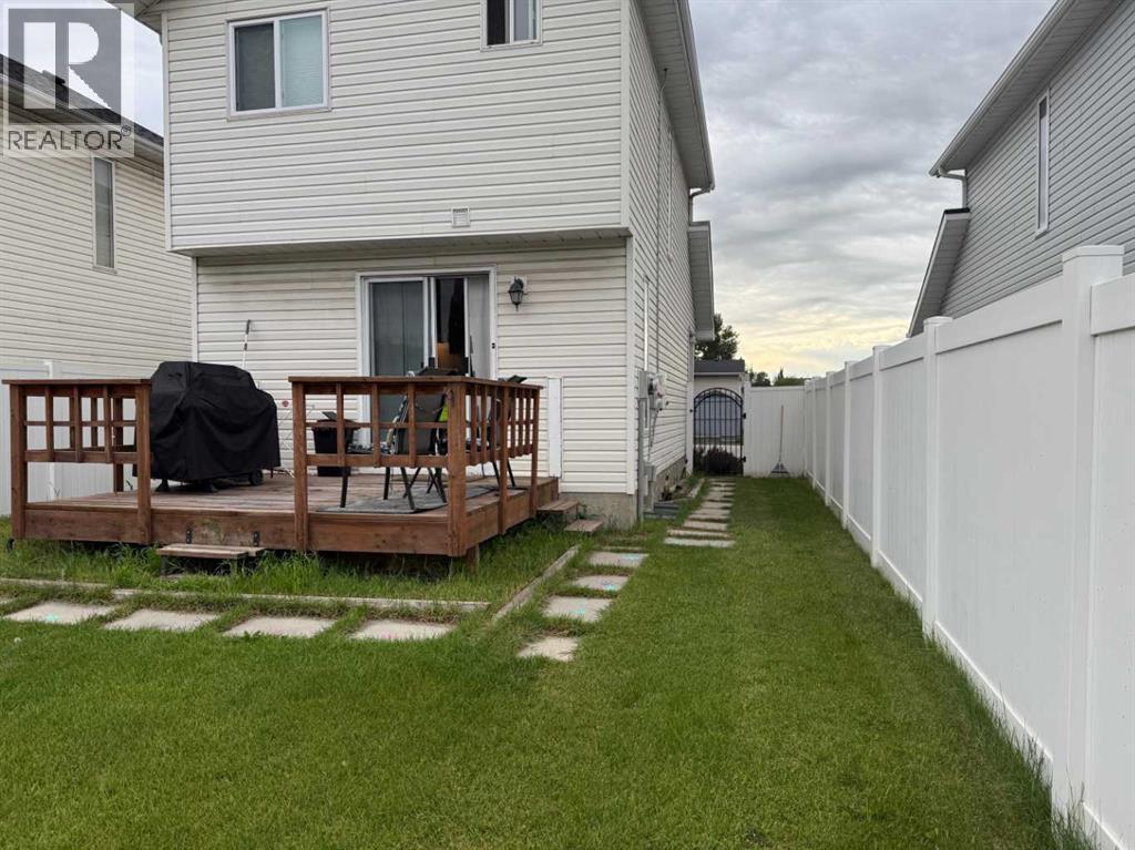 Single Family House for Sale in  Rivercrest Close SE Riverbend Calgary 