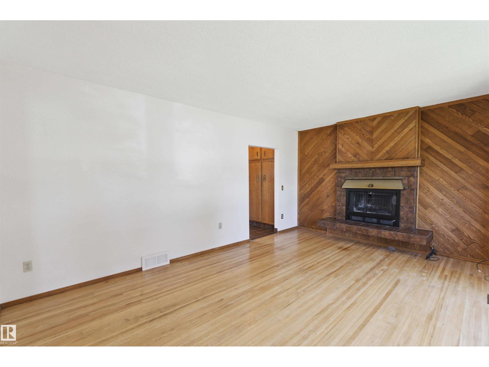 Photo 46 of 10951 118 St Nw, Edmonton AB