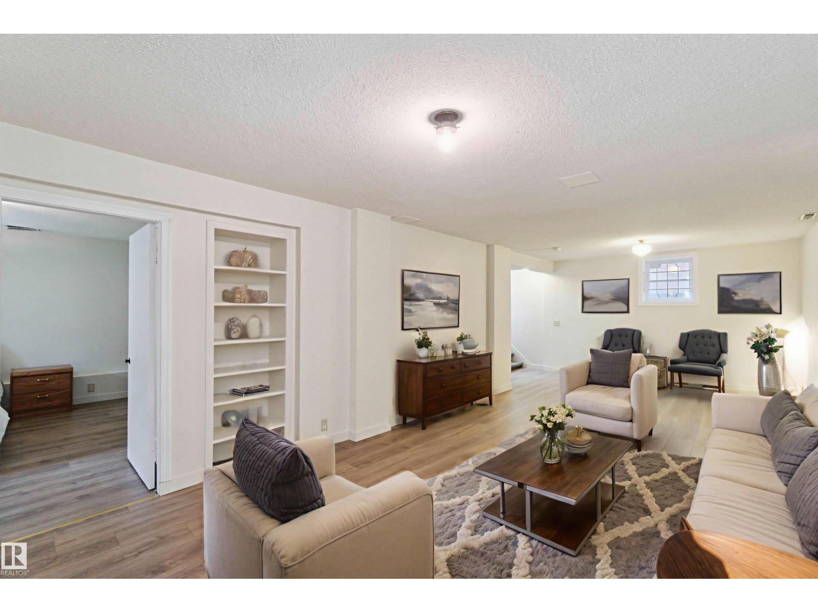 Photo 44 of 10951 118 St Nw, Edmonton AB