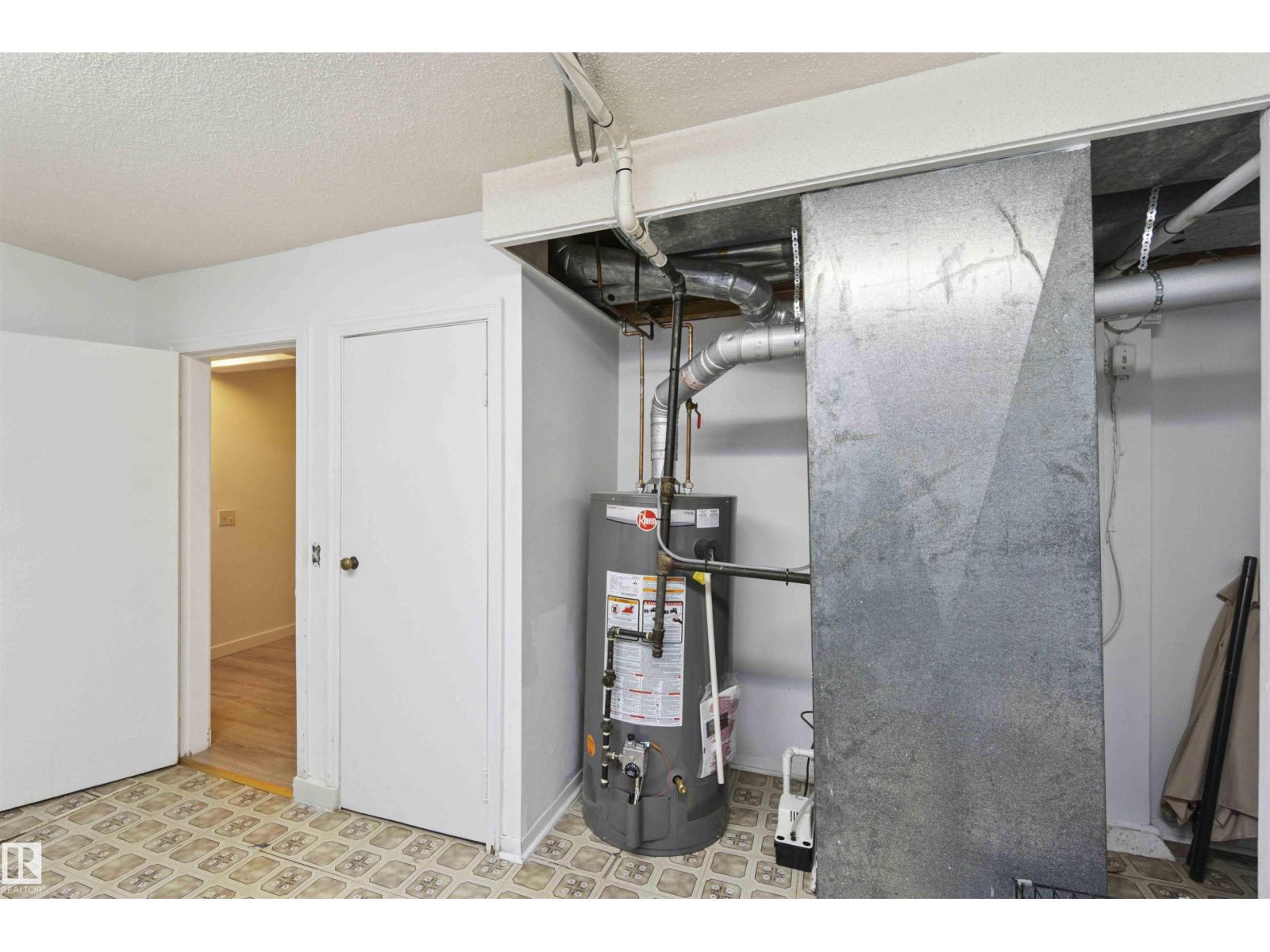 Photo 2 of 10951 118 St Nw, Edmonton AB