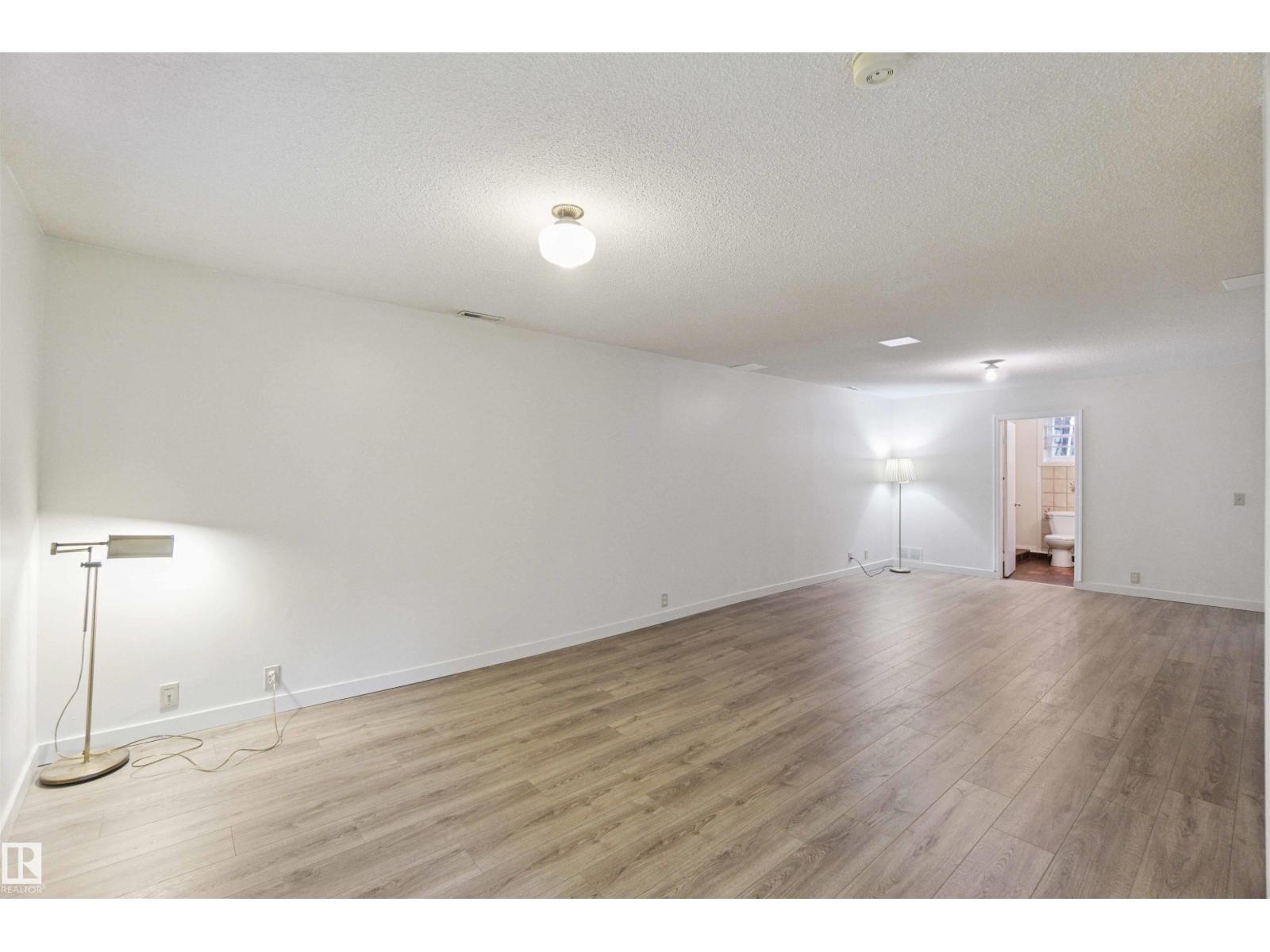 Photo 58 of 10951 118 St Nw, Edmonton AB