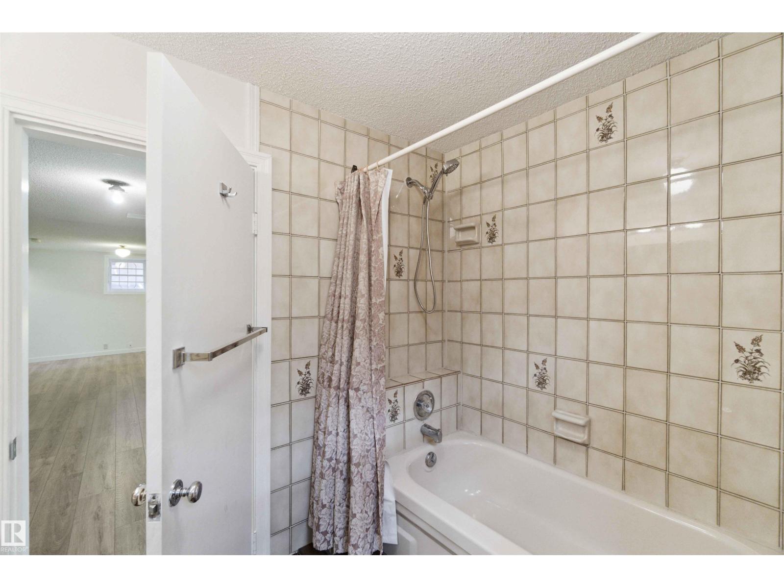 Photo 19 of 10951 118 St Nw, Edmonton AB
