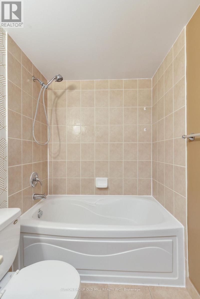 Photo 9 of 744 35 Viking Lane, Toronto ON