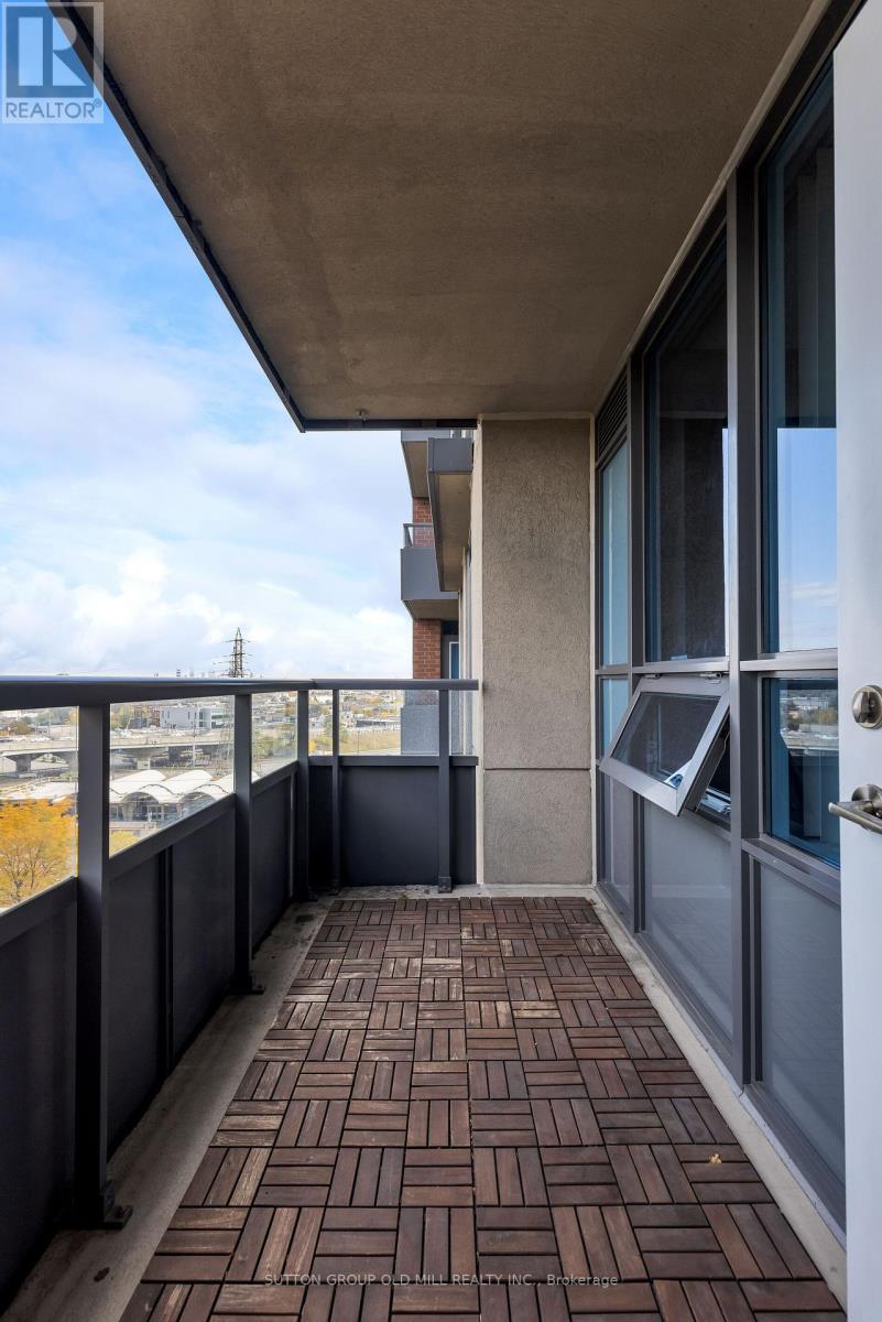 Photo 2 of 744 35 Viking Lane, Toronto ON