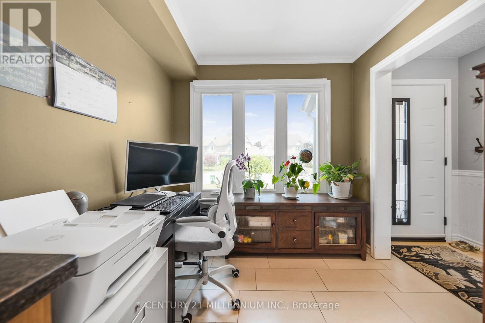 Photo 24 of 34 Gardenia Way, Caledon ON