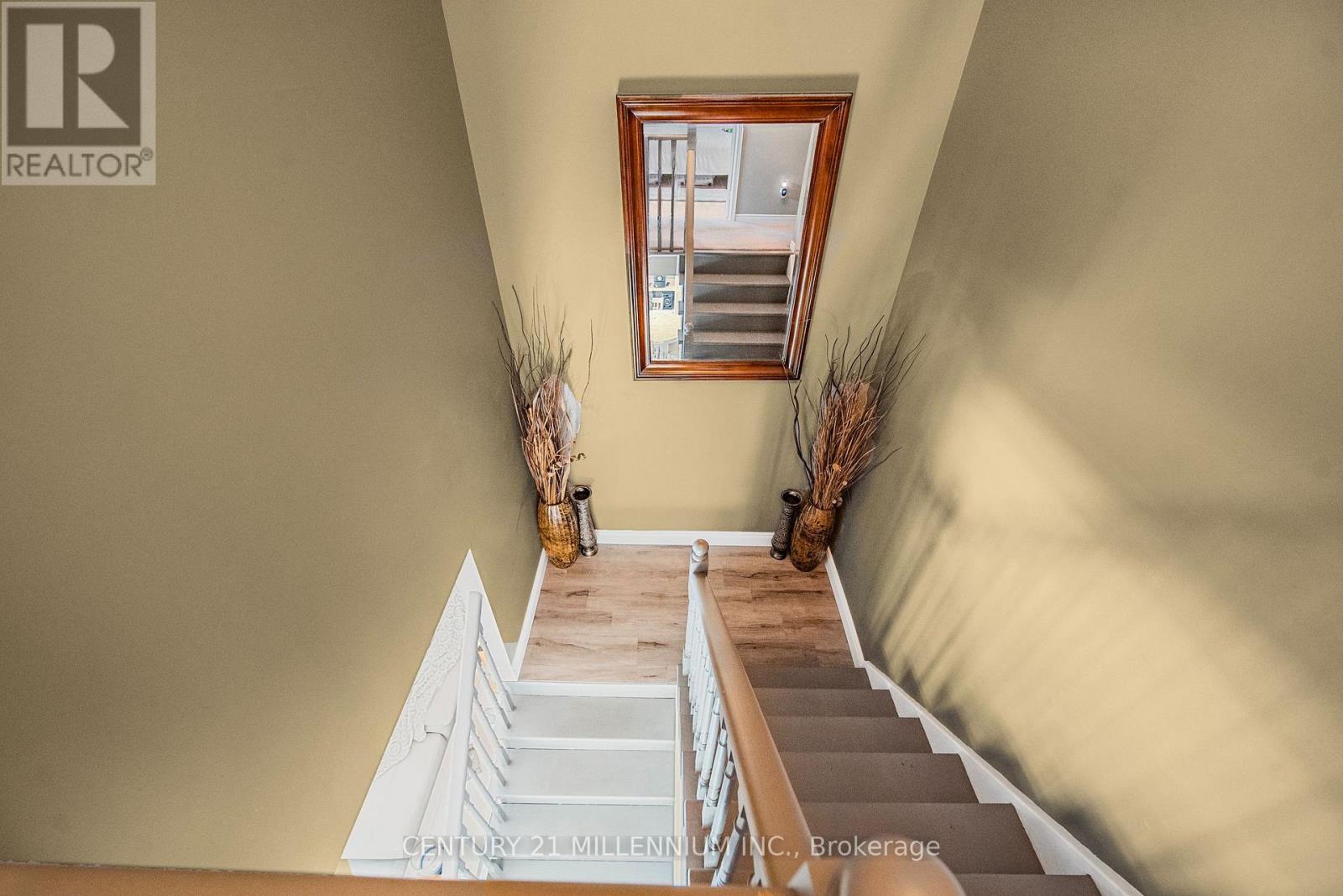 Photo 31 of 34 Gardenia Way, Caledon ON