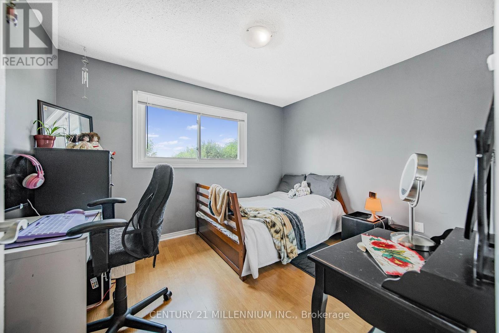 Photo 2 of 34 Gardenia Way, Caledon ON