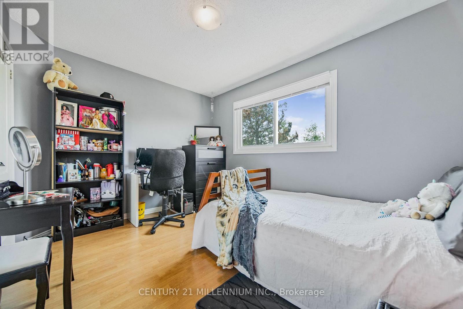 Photo 19 of 34 Gardenia Way, Caledon ON