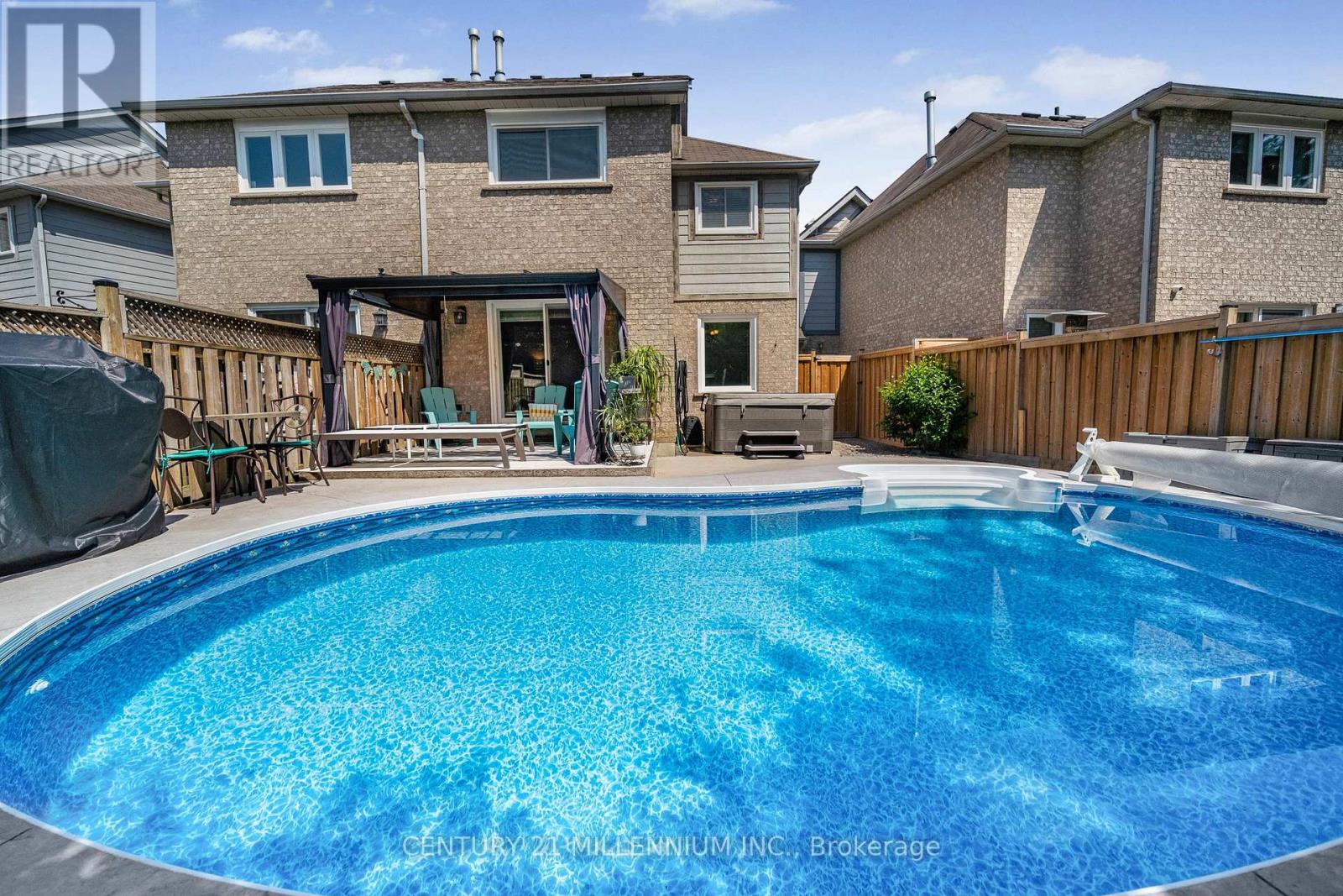 Photo 10 of 34 Gardenia Way, Caledon ON