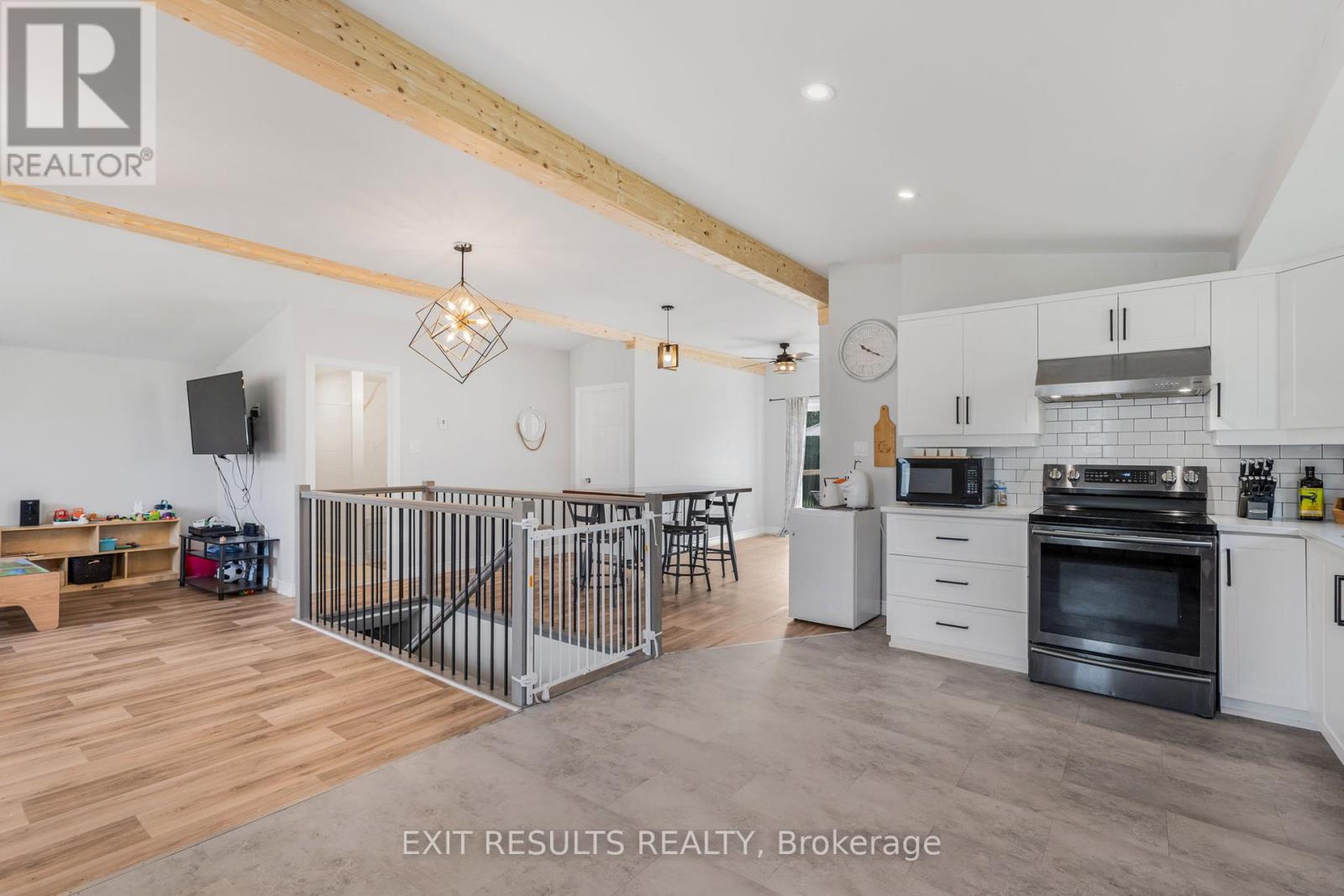 Photo 16 of 2250 Lapointe Street, Clarencerockland ON