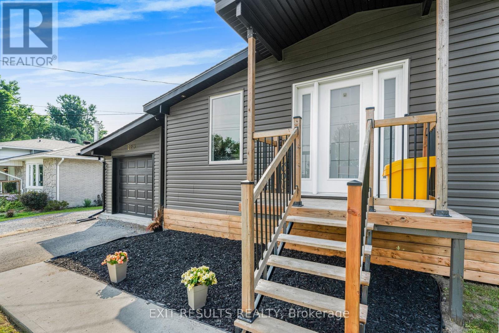 Photo 4 of 2250 Lapointe Street, Clarencerockland ON