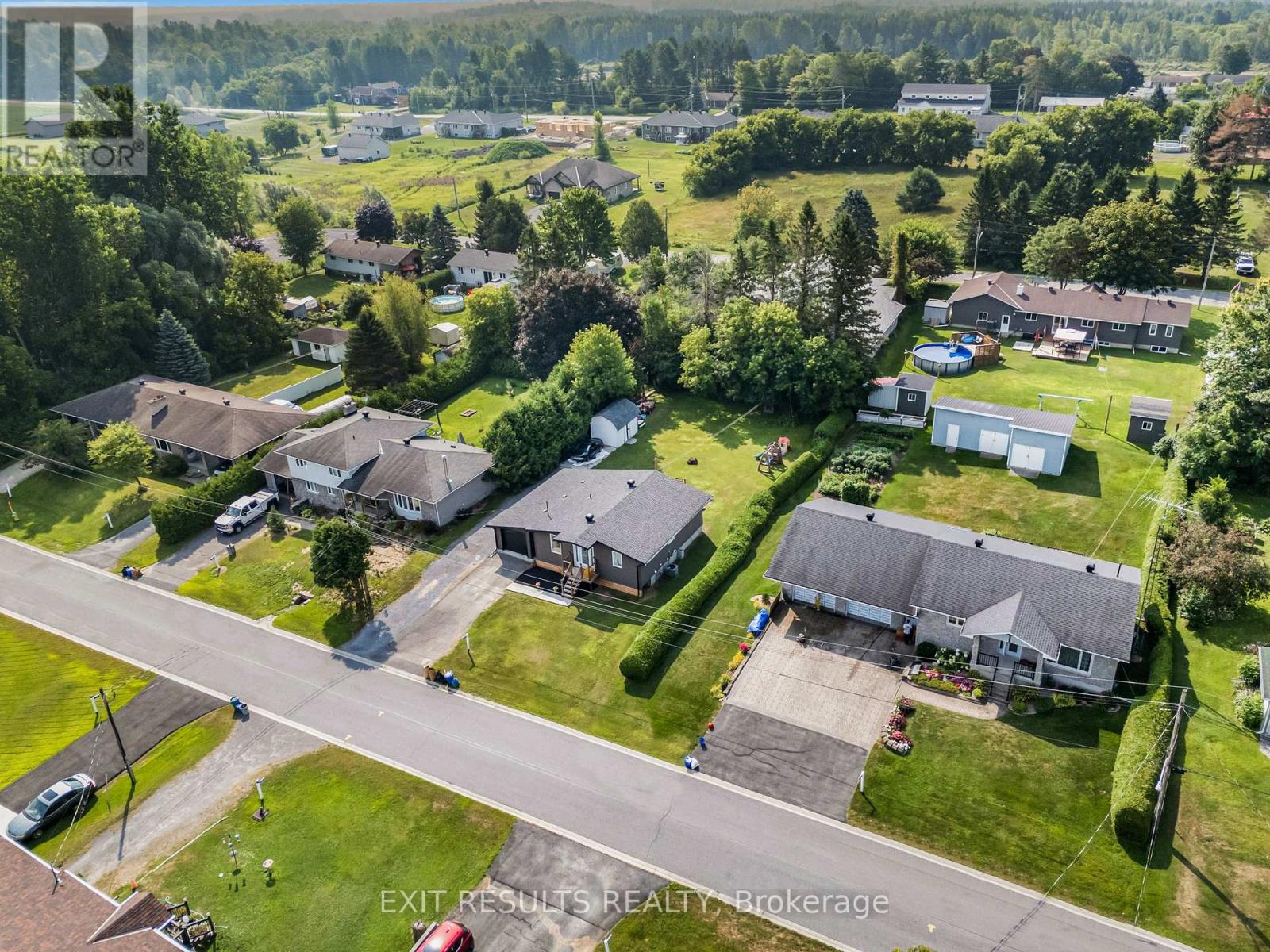Photo 13 of 2250 Lapointe Street, Clarencerockland ON