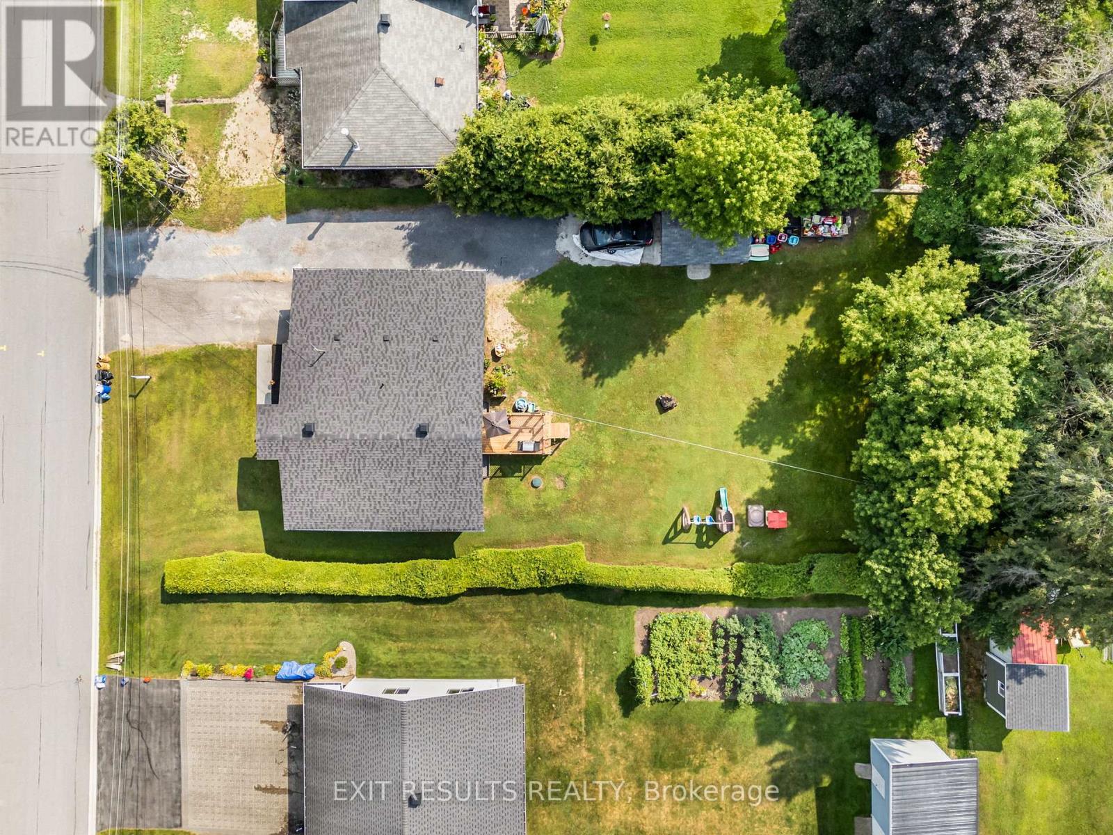 Photo 32 of 2250 Lapointe Street, Clarencerockland ON