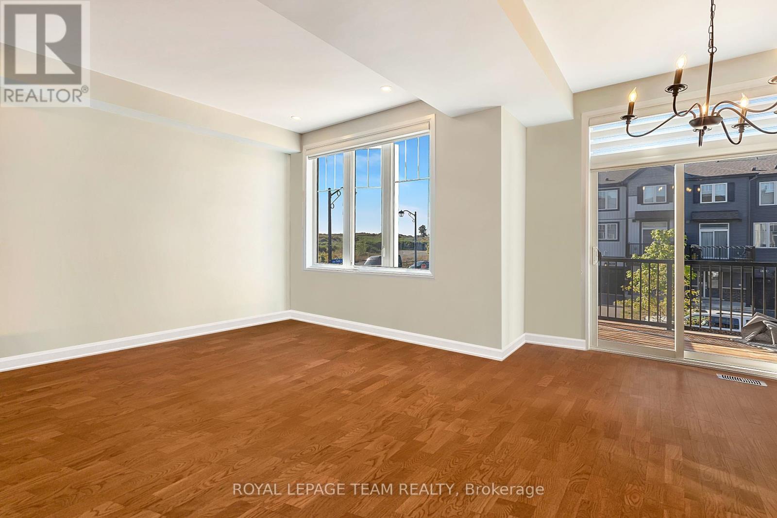 Photo 18 of 502 Galmoy Way, Ottawa ON