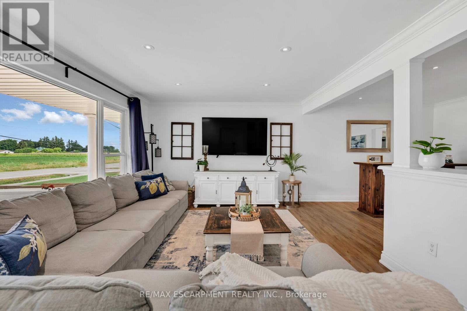 Photo 5 of 142 Mcneilly Road, Hamilton ON