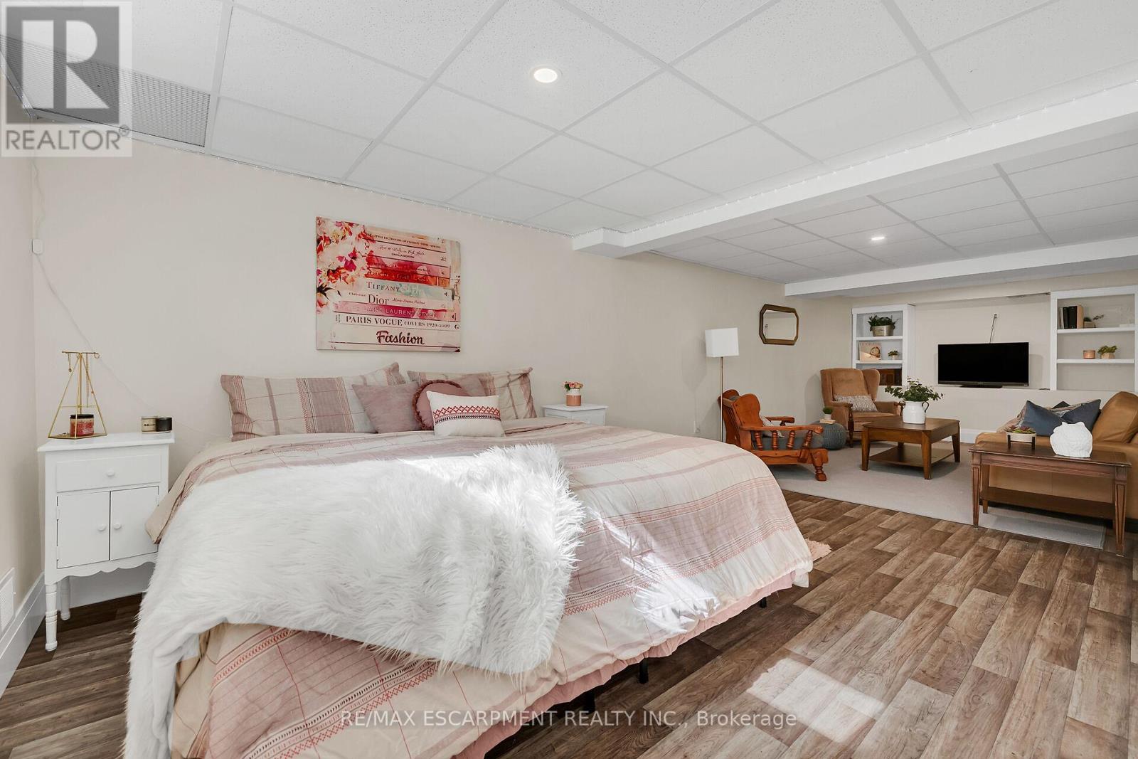 Photo 3 of 142 Mcneilly Road, Hamilton ON