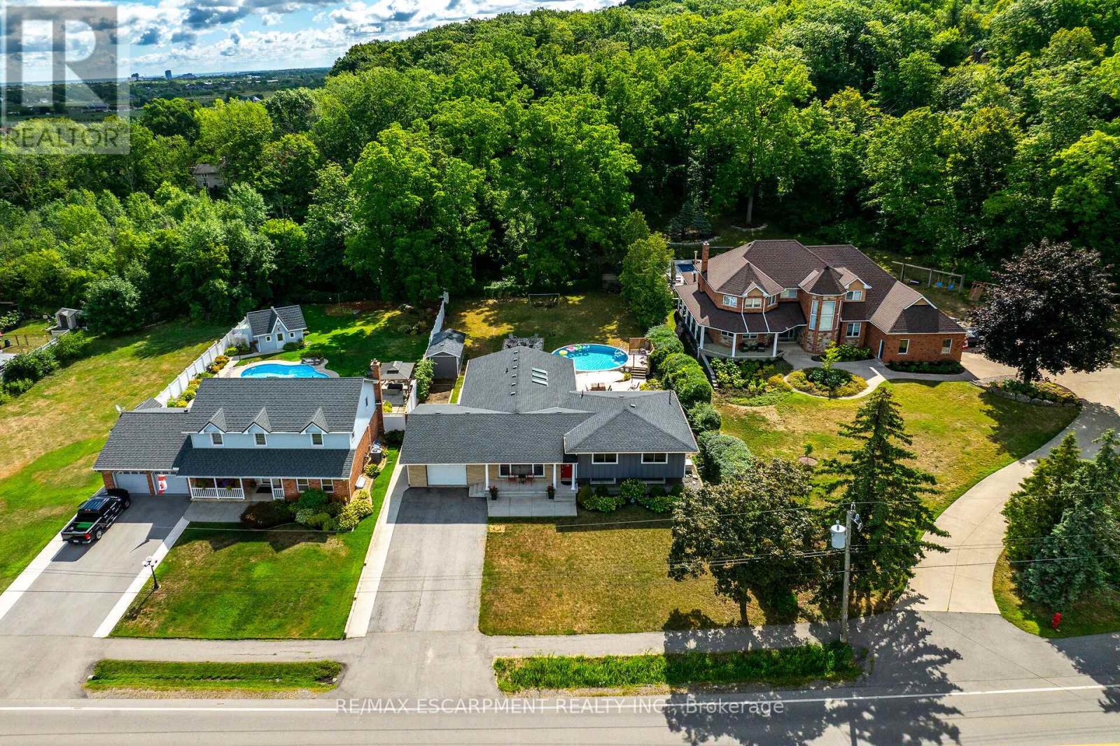 Photo 32 of 142 Mcneilly Road, Hamilton ON