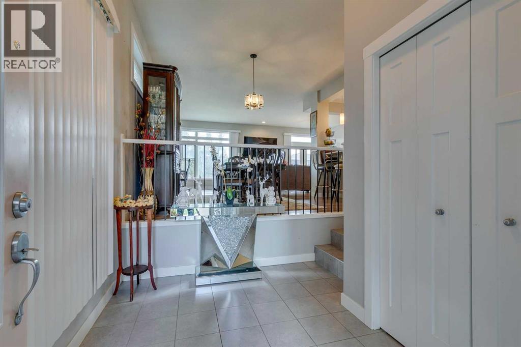 Single Family House 4 Level for Sale in  Sage Bluff Drive NW Sage Hill Calgary 