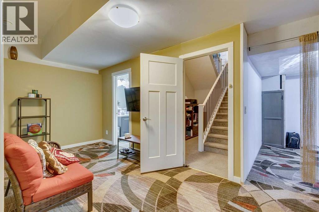Single Family House 4 Level for Sale in  Sage Bluff Drive NW Sage Hill Calgary 