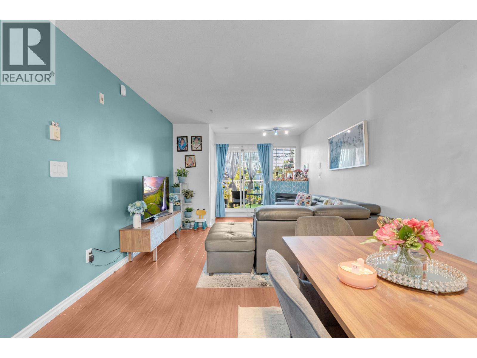 Photo 8 of 102 2973 Kingsway, Vancouver BC