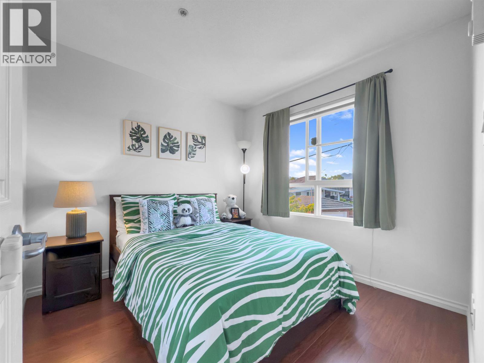 Photo 23 of 102 2973 Kingsway, Vancouver BC