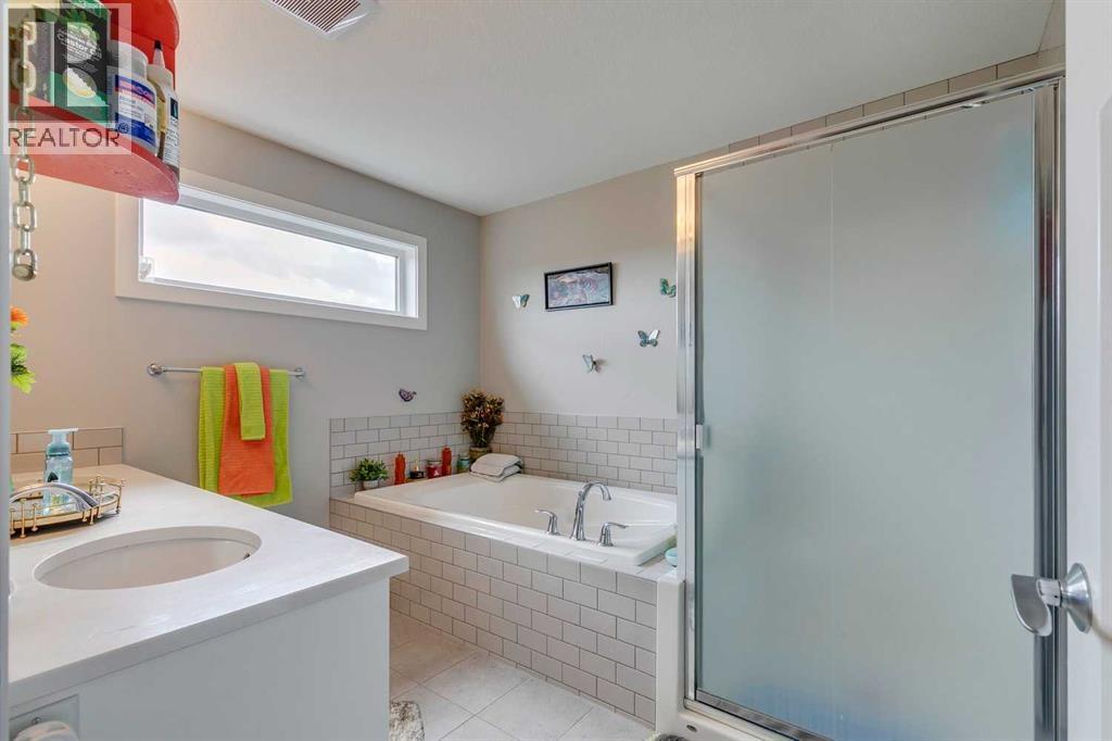 Single Family House 4 Level for Sale in  Sage Bluff Drive NW Sage Hill Calgary 