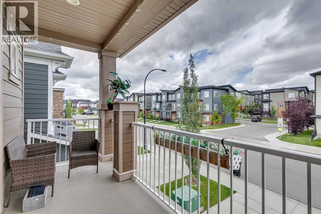 Single Family House 4 Level for Sale in  Sage Bluff Drive NW Sage Hill Calgary 