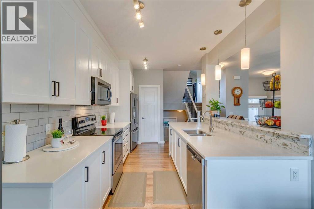 Single Family House 4 Level for Sale in  Sage Bluff Drive NW Sage Hill Calgary 