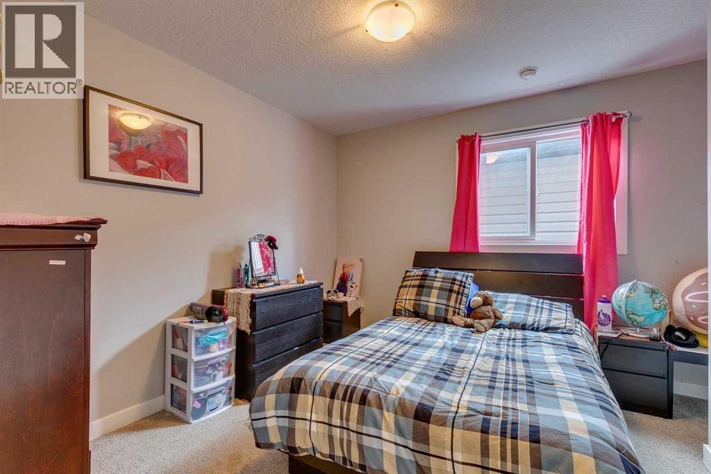 Single Family House 4 Level for Sale in  Sage Bluff Drive NW Sage Hill Calgary 