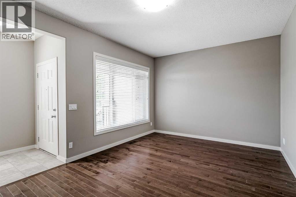 Photo 10 of 42 Willow Drive, Cochrane AB
