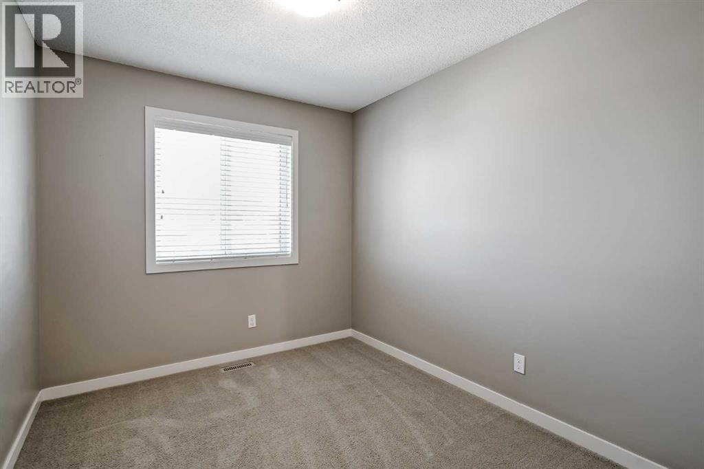 Photo 27 of 42 Willow Drive, Cochrane AB