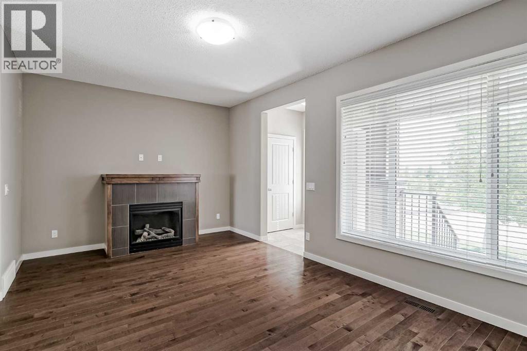 Photo 4 of 42 Willow Drive, Cochrane AB
