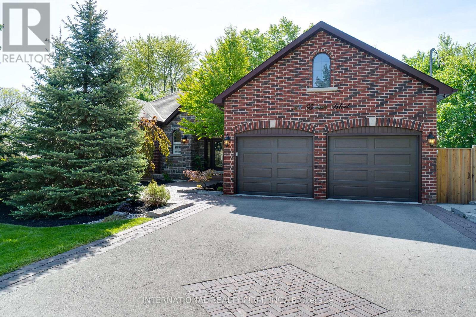 Photo 2 of 38 Brian Boulevard, Hamilton ON