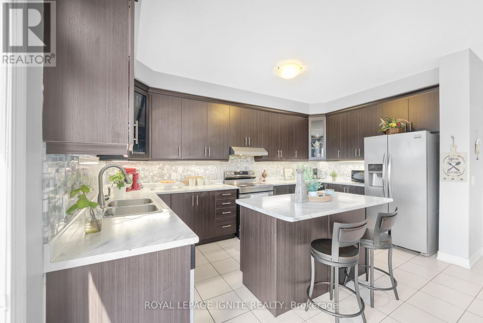 Photo 39 of 210 Blackwell Crescent, Oshawa ON