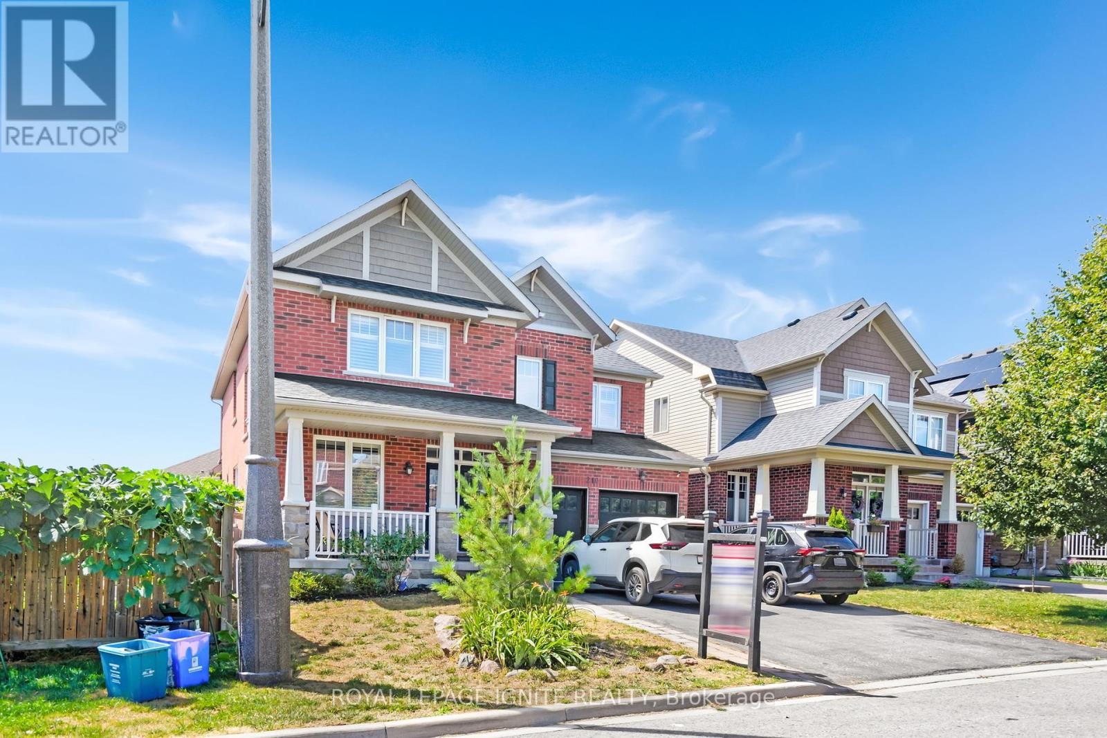 Photo 2 of 210 Blackwell Crescent, Oshawa ON